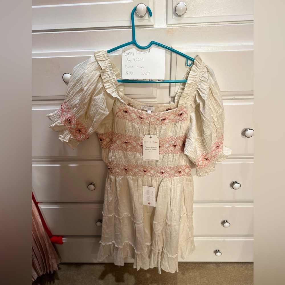 Ivy city size large dress, tags attached never been worn